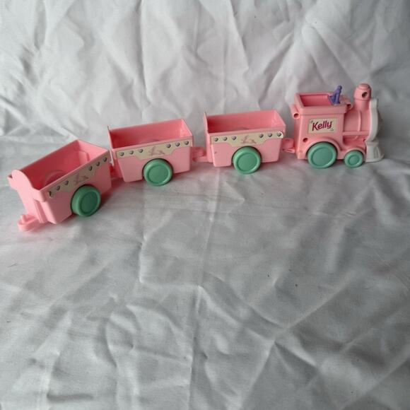 1996 Mattel Barbie Kelly Train Engine & 3 Cars Pink Toy Accessory Set - Picture 1 of 5